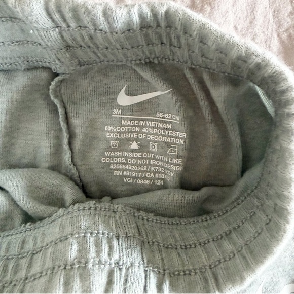 3m Nike Infant Bodysuit & Pants Apparel Set - Picture 2 of 2